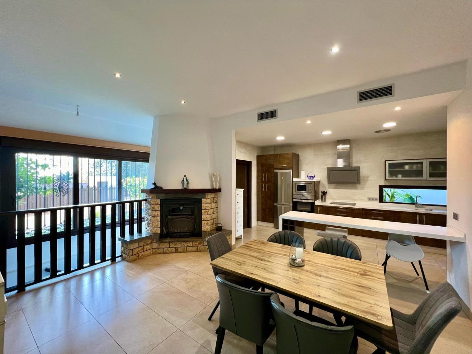 Holiday home Splendid In Pass The Keys *